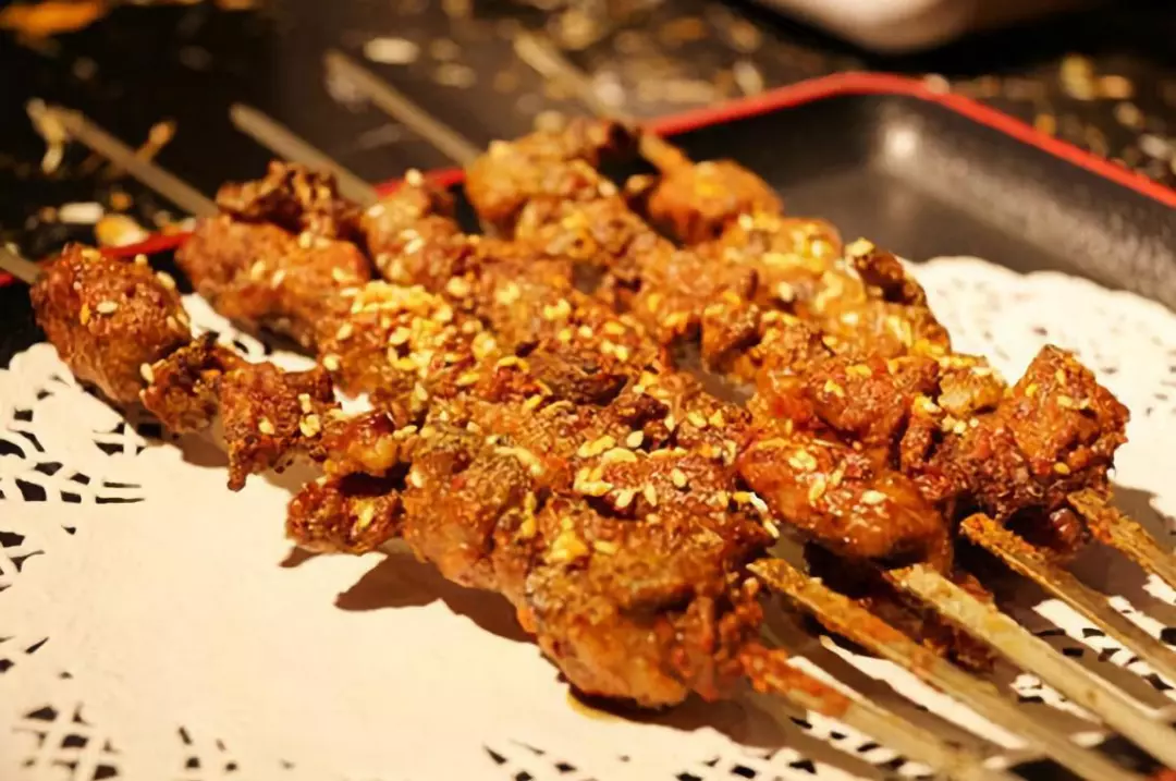 “火鍋大佬”海底撈跨界做燒烤外賣， 將在美團(tuán)、餓了么上線