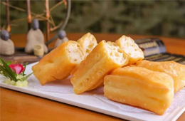 團餐、連鎖早餐、超市熟食區……生坯油條悄然“攻占”市場