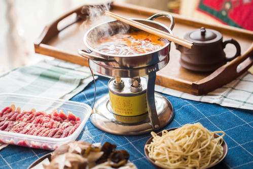 鍋食材超市遍地開花，火熱勢頭能否保持？是時候來約個會了！