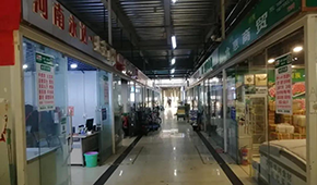 7成凍品商戶選擇“不返鄉”，萬邦市場春節首次“閉市營業”