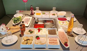 海底撈預虧超38億，連鎖商超業績慘淡，2022餐飲零售業怎么玩?