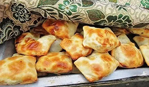 餐飲引領、生產接力，新疆風味烤包子風靡全國