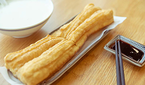 從火鍋、麻辣燙重回早餐賽道，速凍油條有哪些新變化？